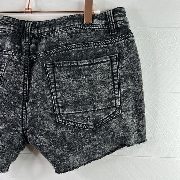 MUDD Black Distressed Acid Wash Cotton Stretchy‎ Low Rise Short Shorts Size 11 - Picture 4 of 9